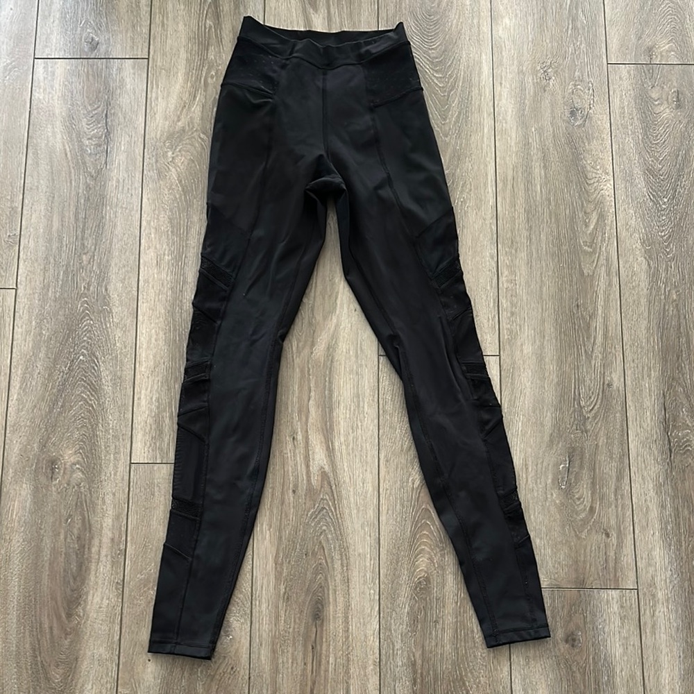 LULULEMON Black High-Waisted Leggings SIZE 4